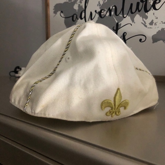 White SnapBack - Picture 2 of 2